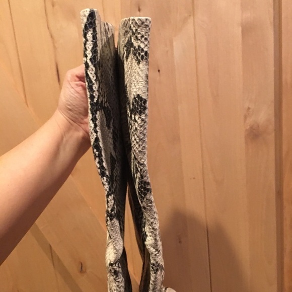 WORN ONCE COLE HAAN Glenda Snakeskin Print Leather Boot Size 5.5 - Picture 6 of 7